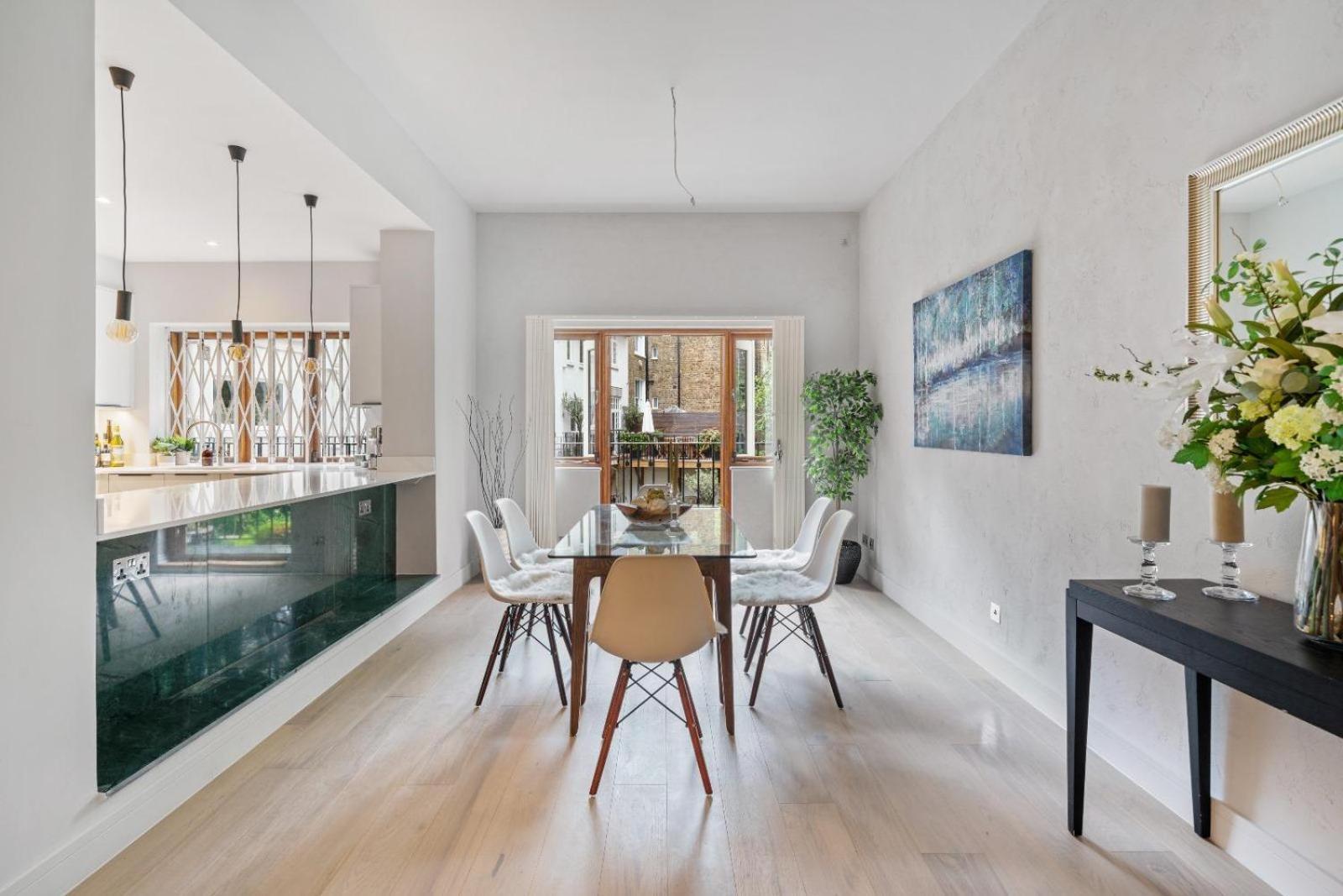 Luxurious 4 Bedroom In Kensington London