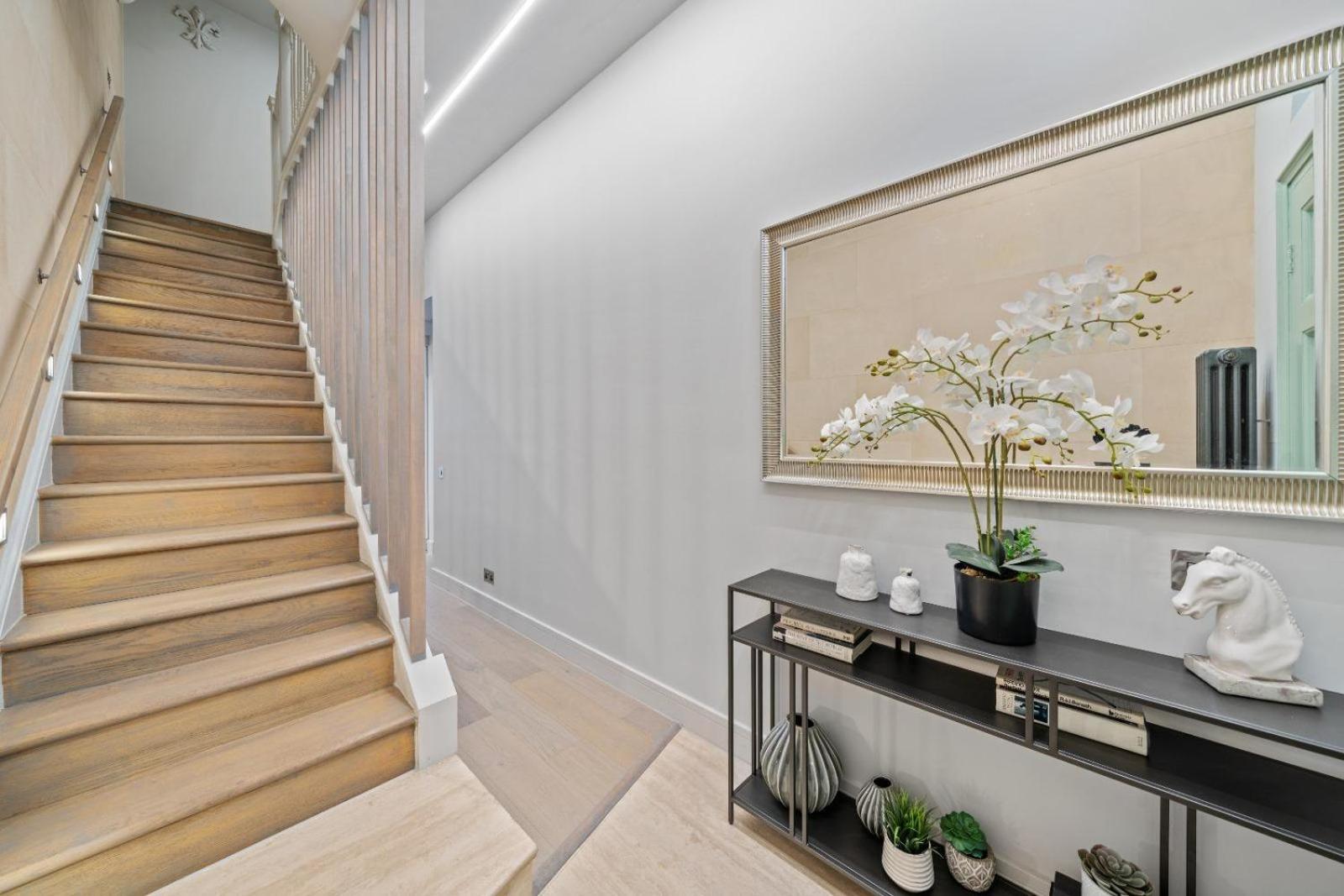 Luxurious 4 Bedroom In Kensington