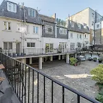 Luxurious 4 Bedroom Home In Kensington