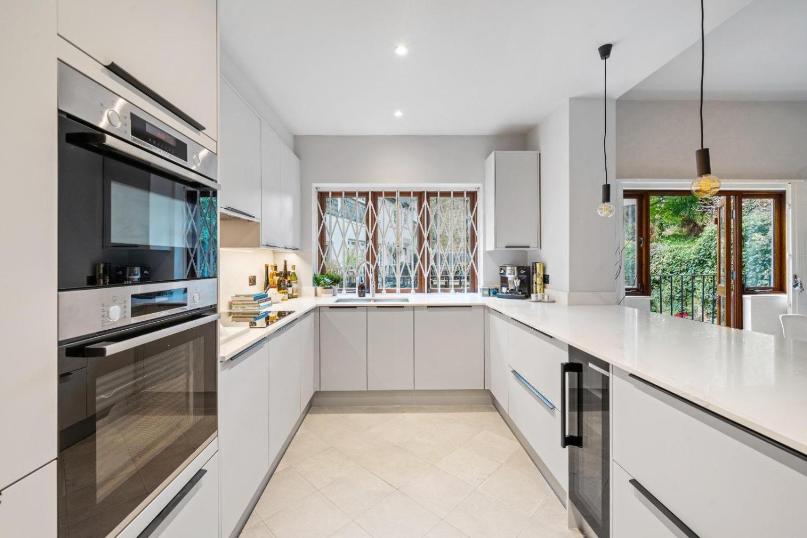Luxurious 4 Bedroom In Kensington Casa vacanze Londra