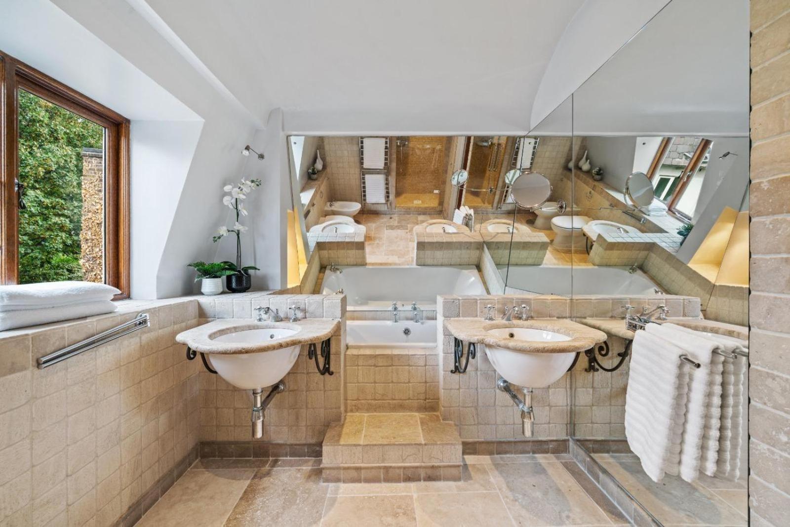 Casa vacanze Luxurious 4 Bedroom In Kensington