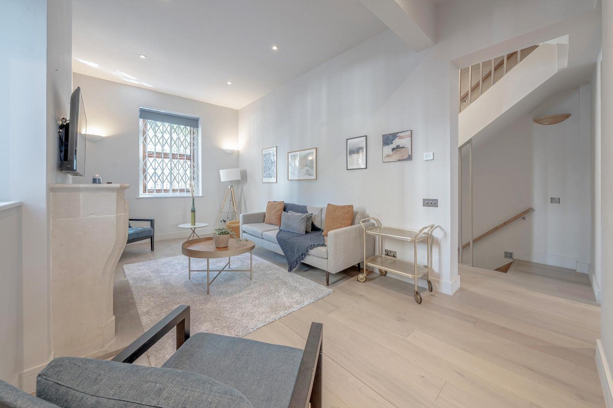 Luxurious 4 Bedroom In Kensington London