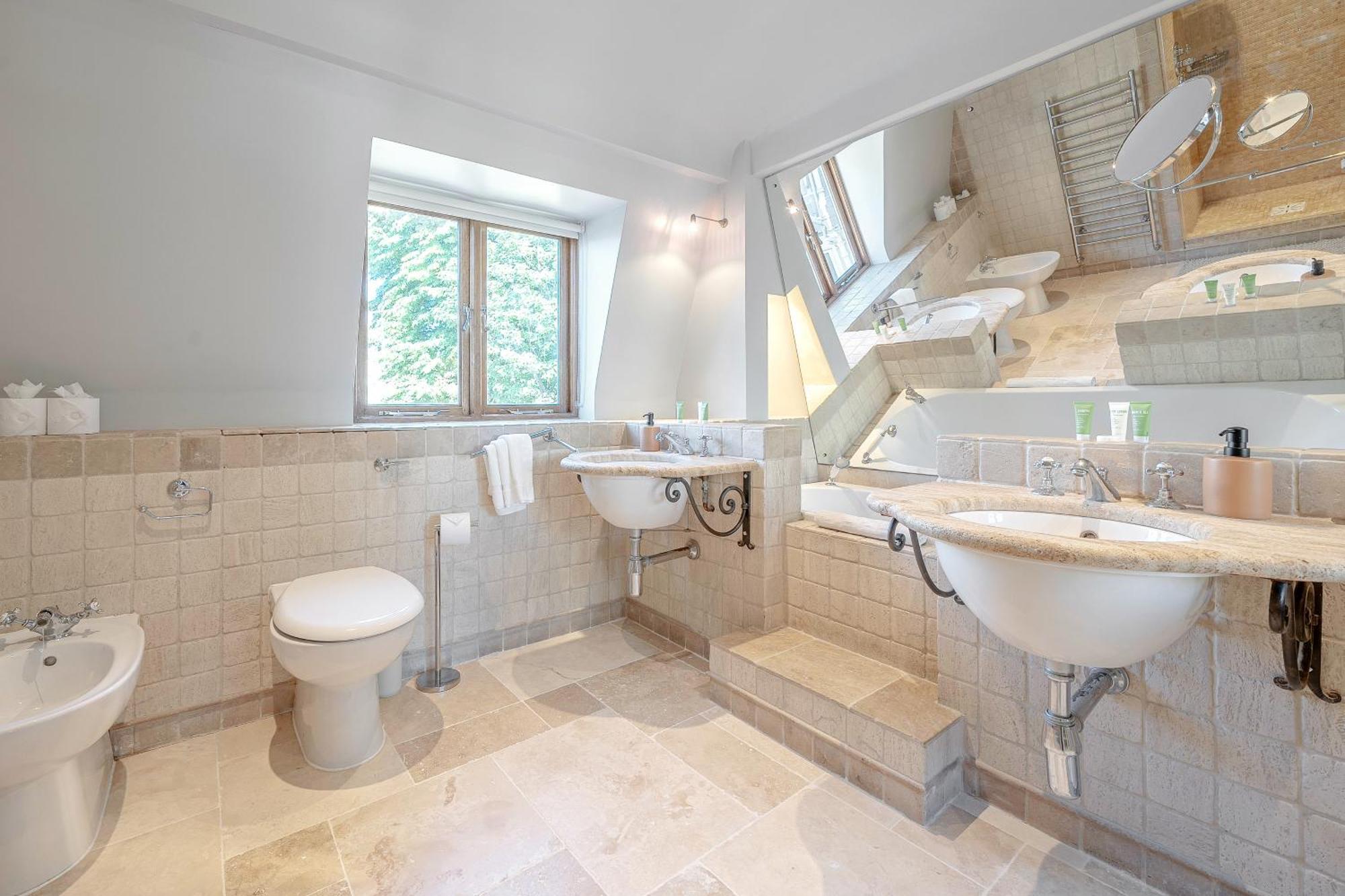 Holiday home Luxurious 4 Bedroom In Kensington London