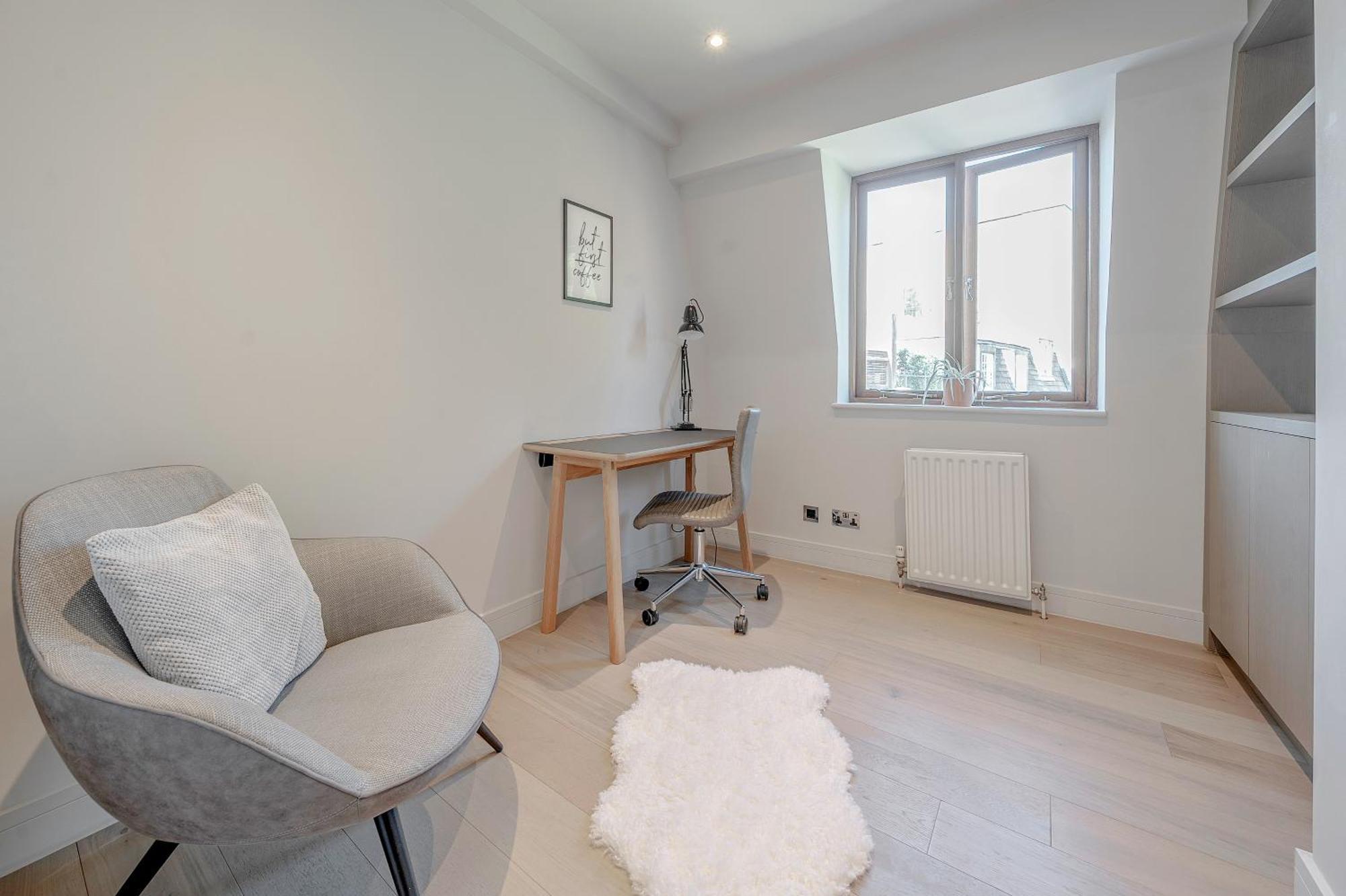 Luxurious 4 Bedroom In Kensington Holiday home
