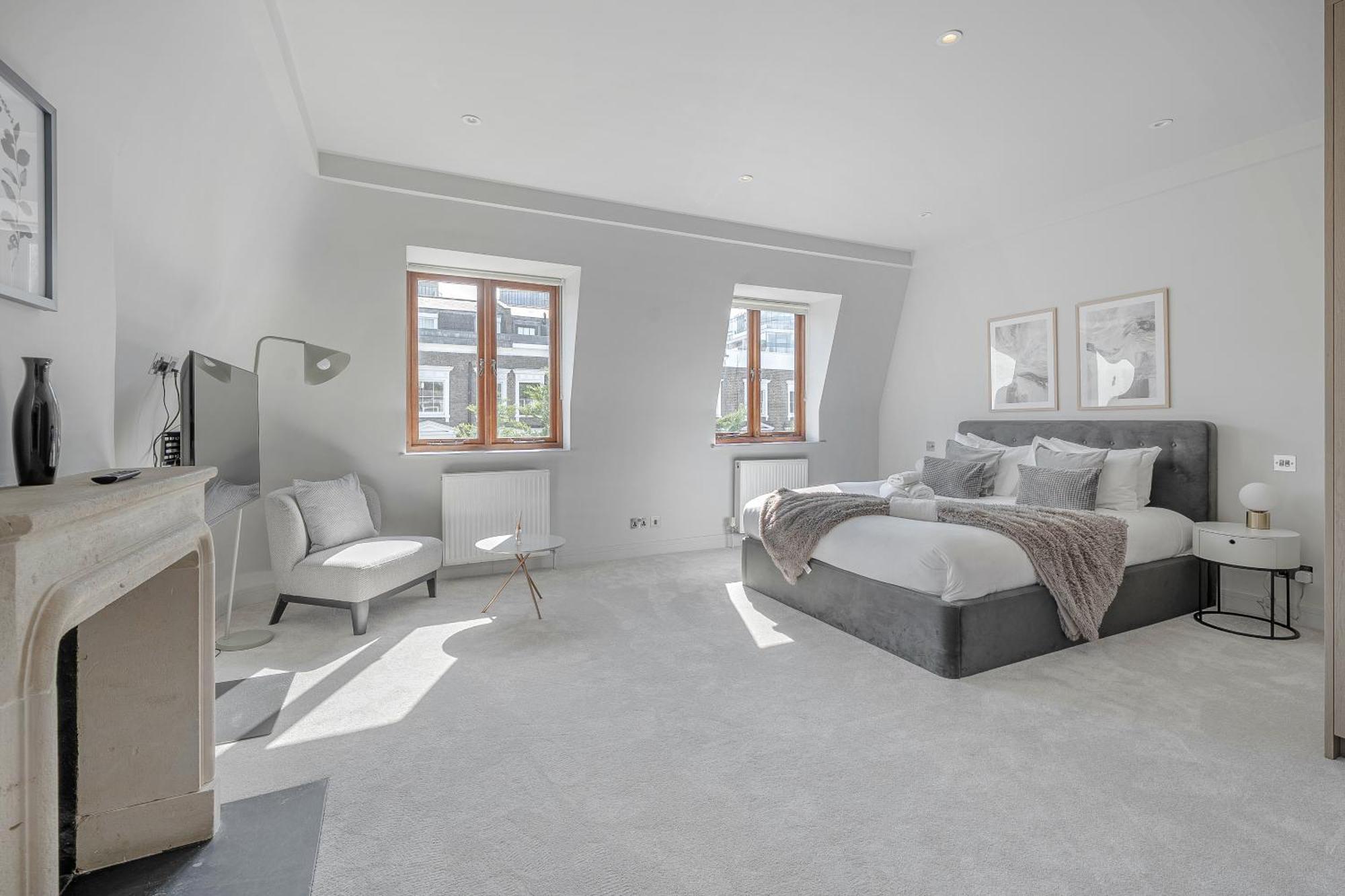Luxurious 4 Bedroom In Kensington Holiday home *